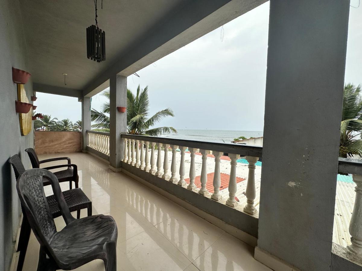 Hotel Salty Waves บากา ภายนอก รูปภาพ