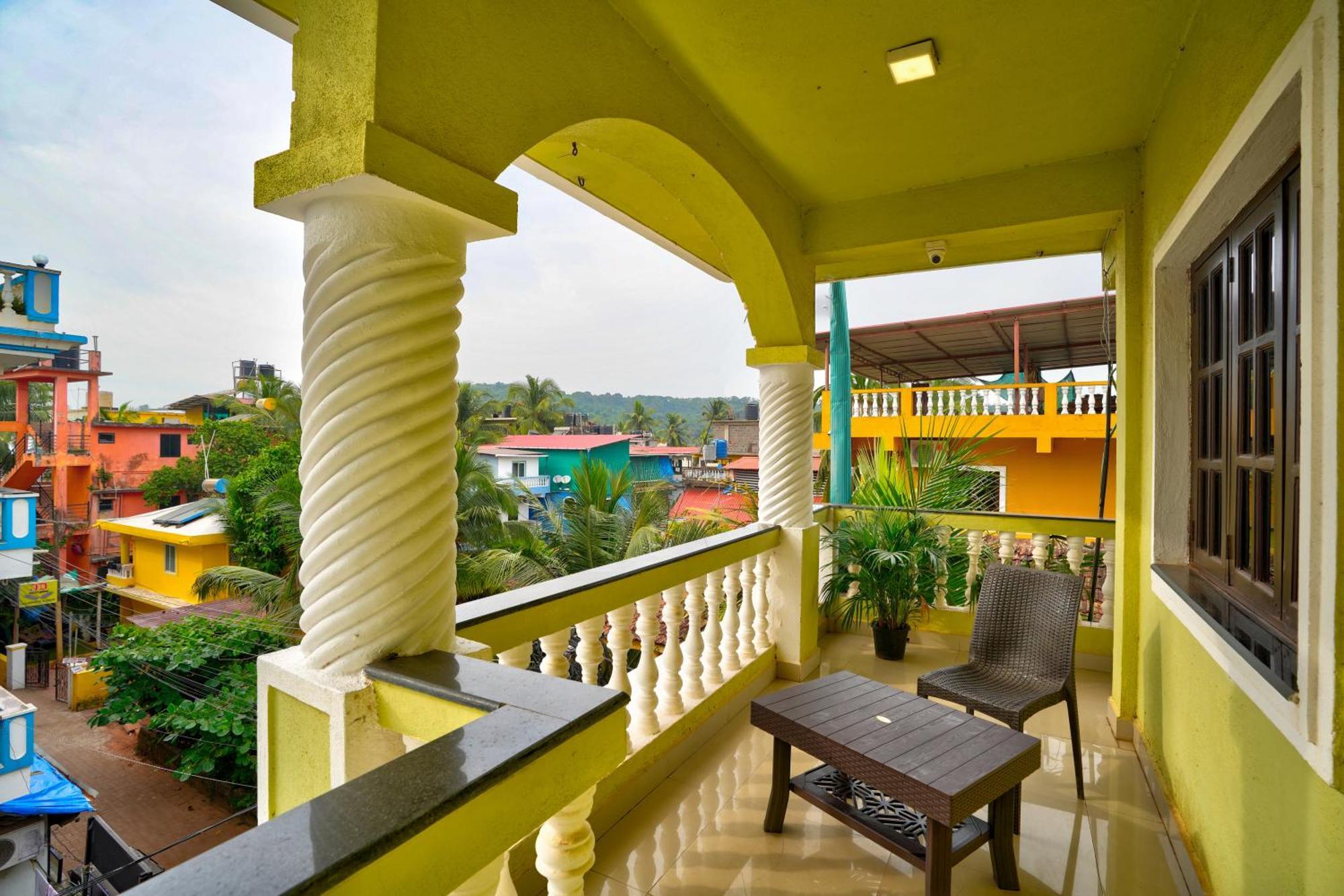 Hotel Salty Waves บากา ภายนอก รูปภาพ