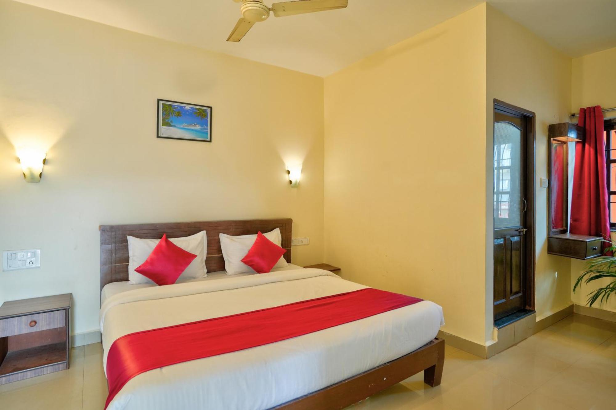 Hotel Salty Waves บากา ภายนอก รูปภาพ