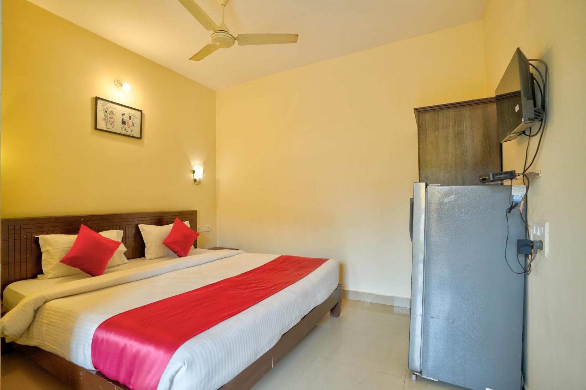 Hotel Salty Waves บากา ภายนอก รูปภาพ