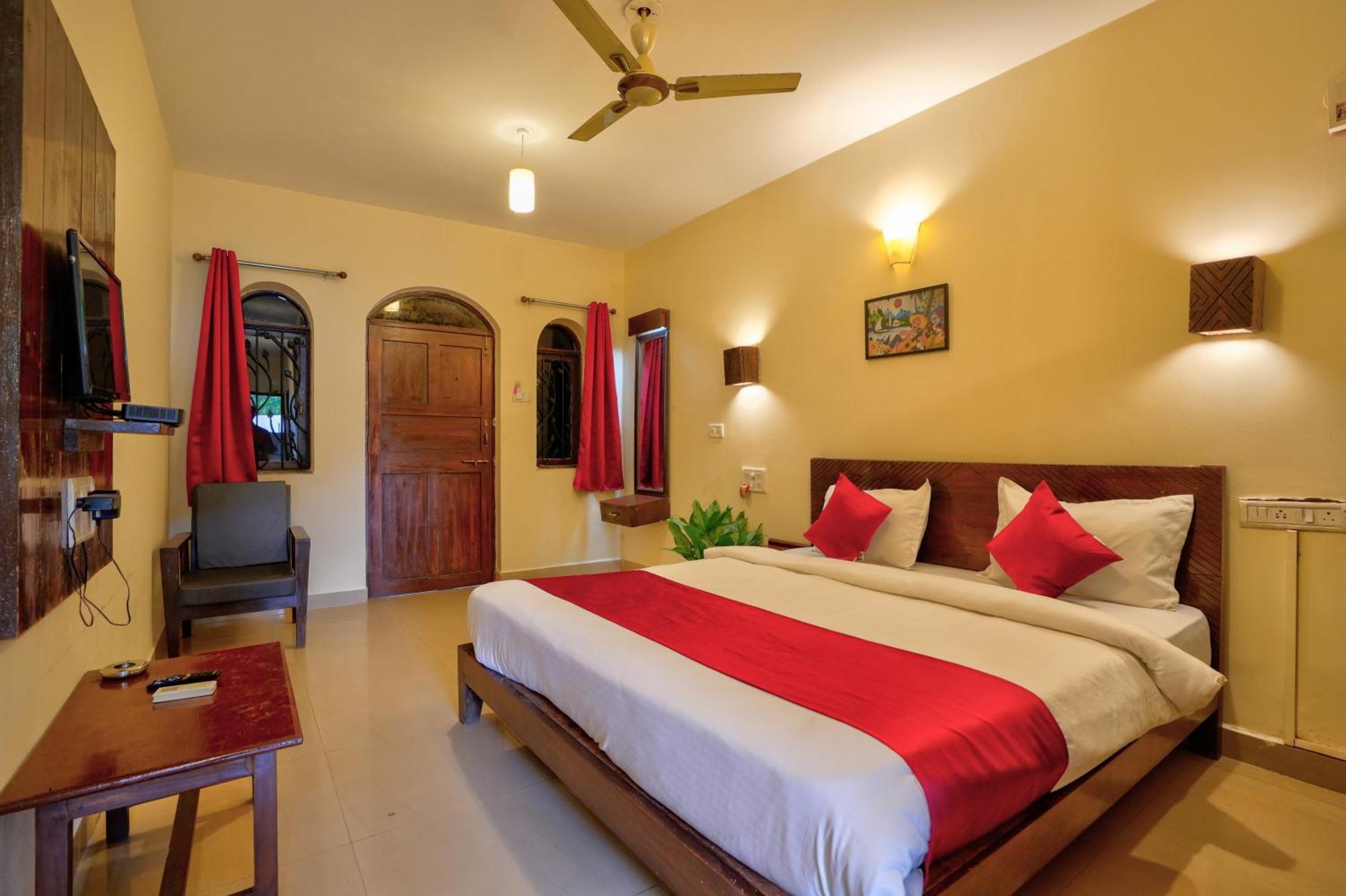 Hotel Salty Waves บากา ภายนอก รูปภาพ