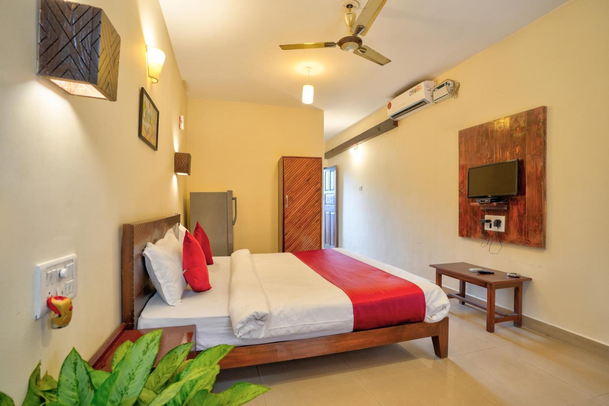 Hotel Salty Waves บากา ภายนอก รูปภาพ