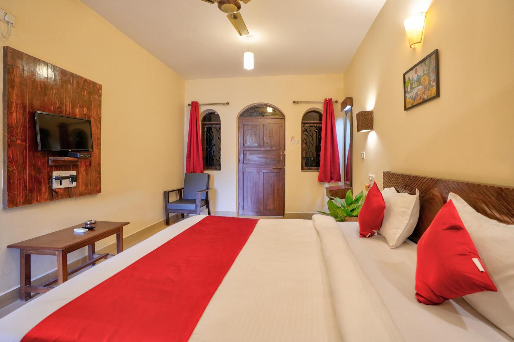 Hotel Salty Waves บากา ภายนอก รูปภาพ