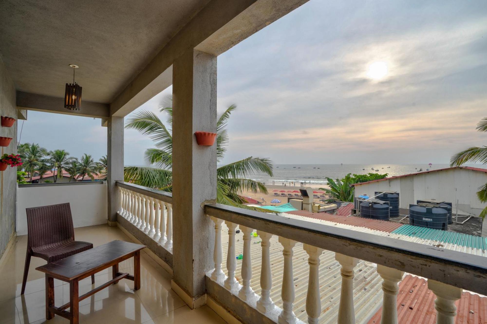 Hotel Salty Waves บากา ภายนอก รูปภาพ