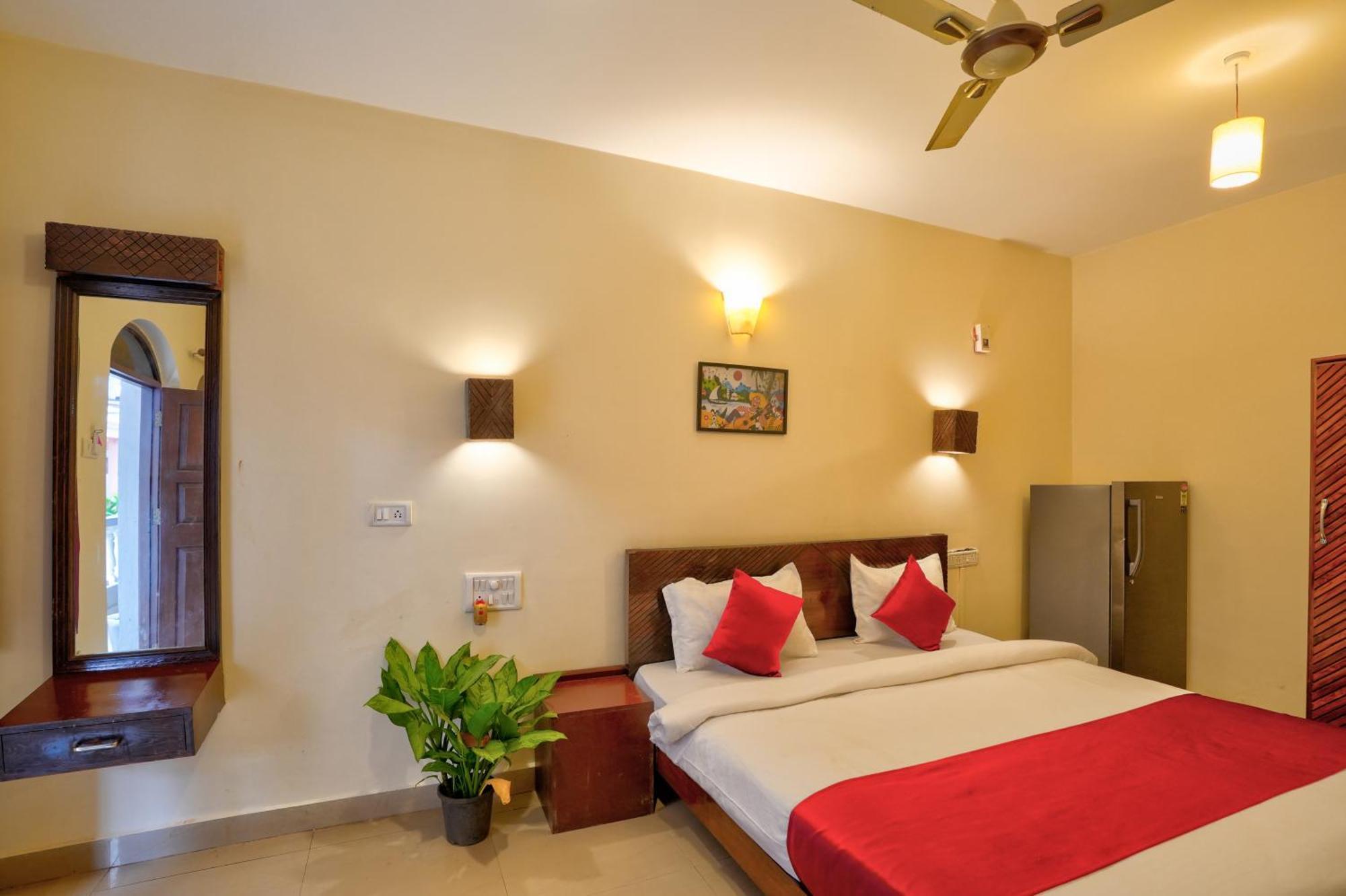 Hotel Salty Waves บากา ภายนอก รูปภาพ