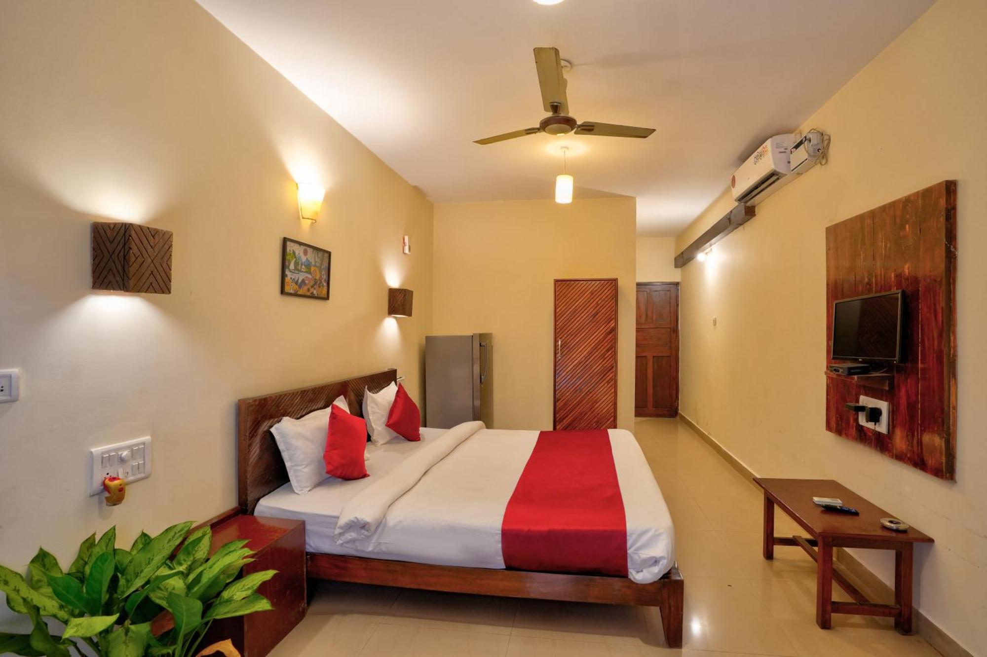 Hotel Salty Waves บากา ภายนอก รูปภาพ