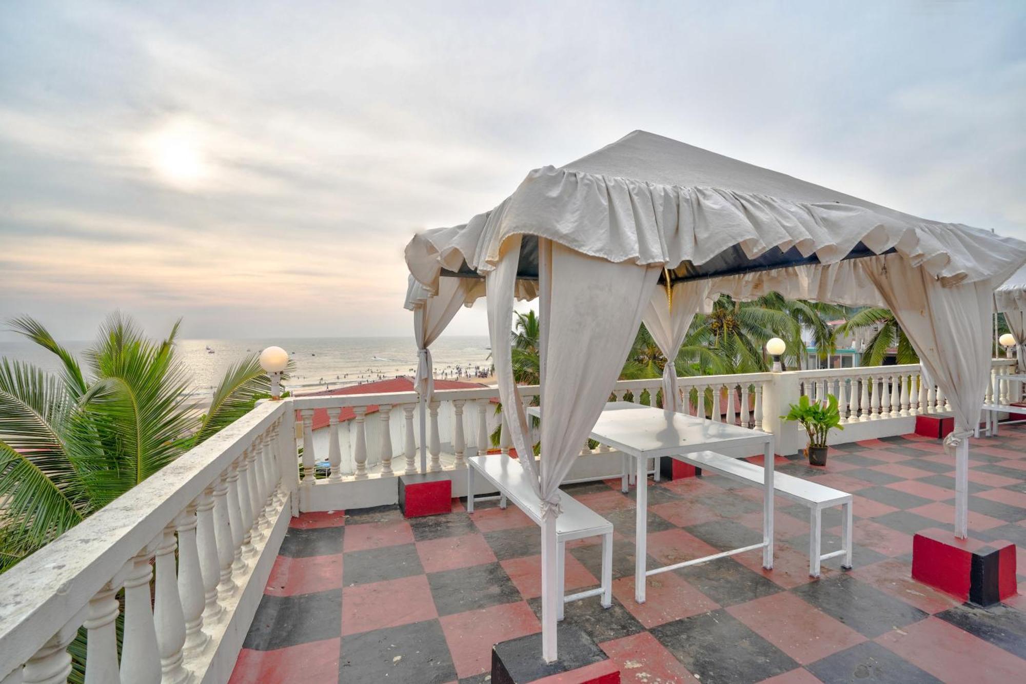 Hotel Salty Waves บากา ภายนอก รูปภาพ
