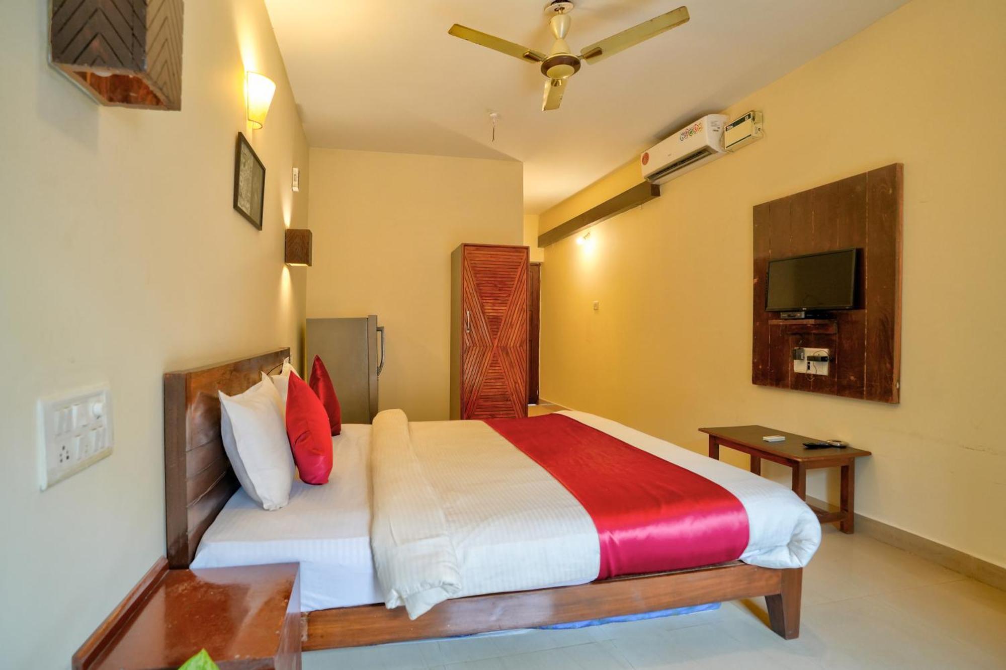 Hotel Salty Waves บากา ภายนอก รูปภาพ