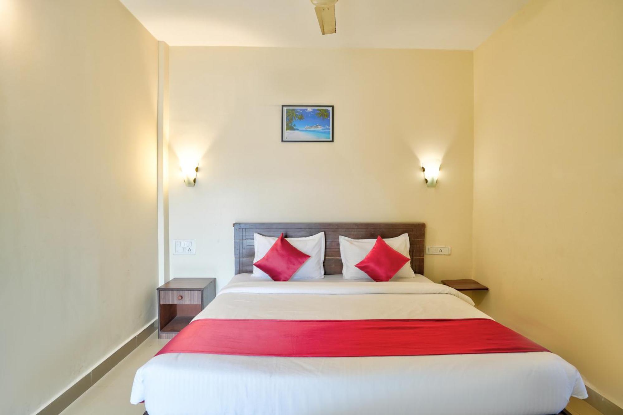 Hotel Salty Waves บากา ภายนอก รูปภาพ