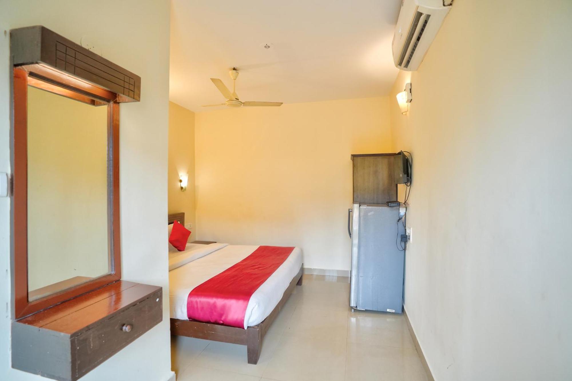 Hotel Salty Waves บากา ภายนอก รูปภาพ