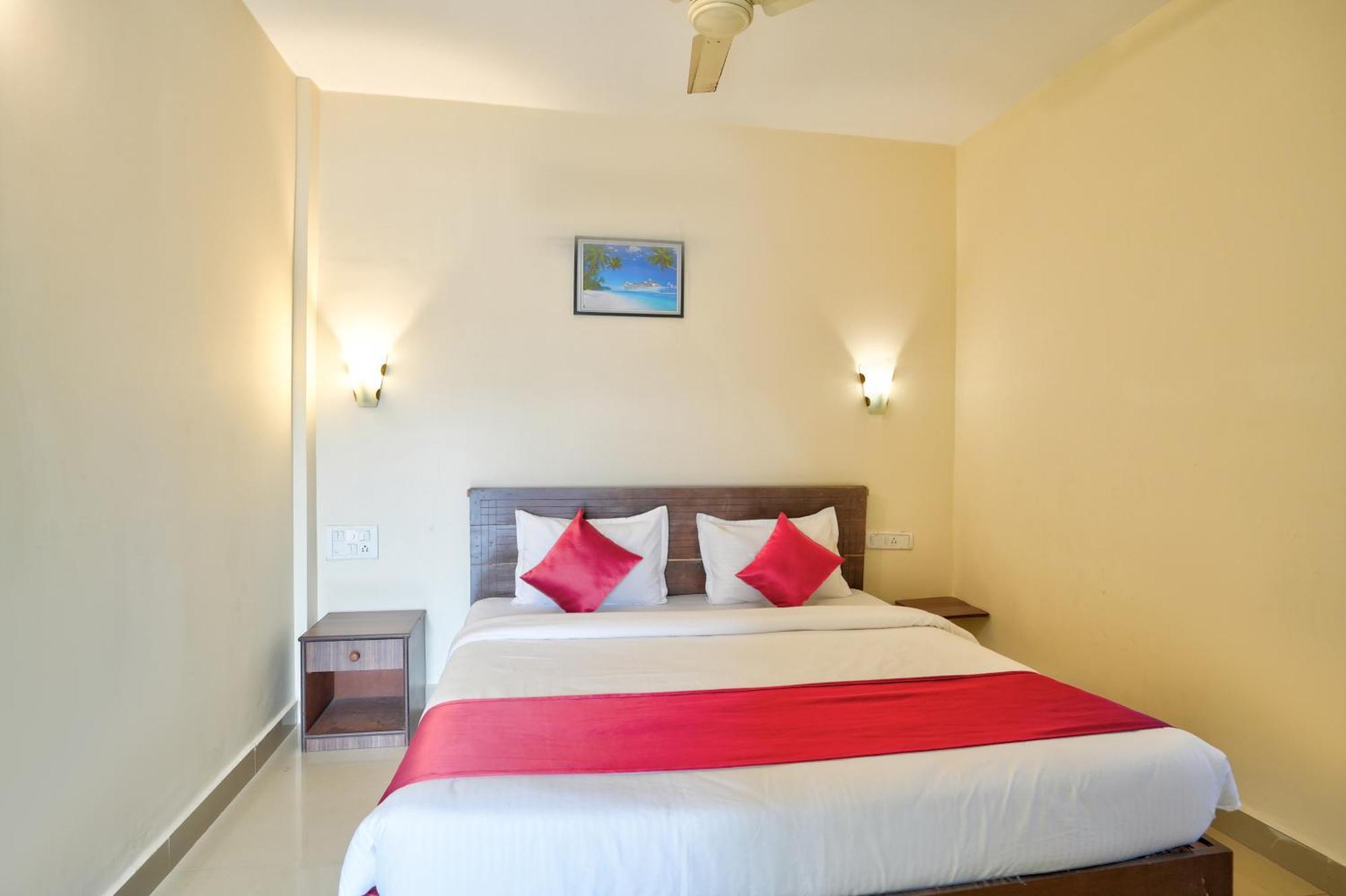 Hotel Salty Waves บากา ภายนอก รูปภาพ