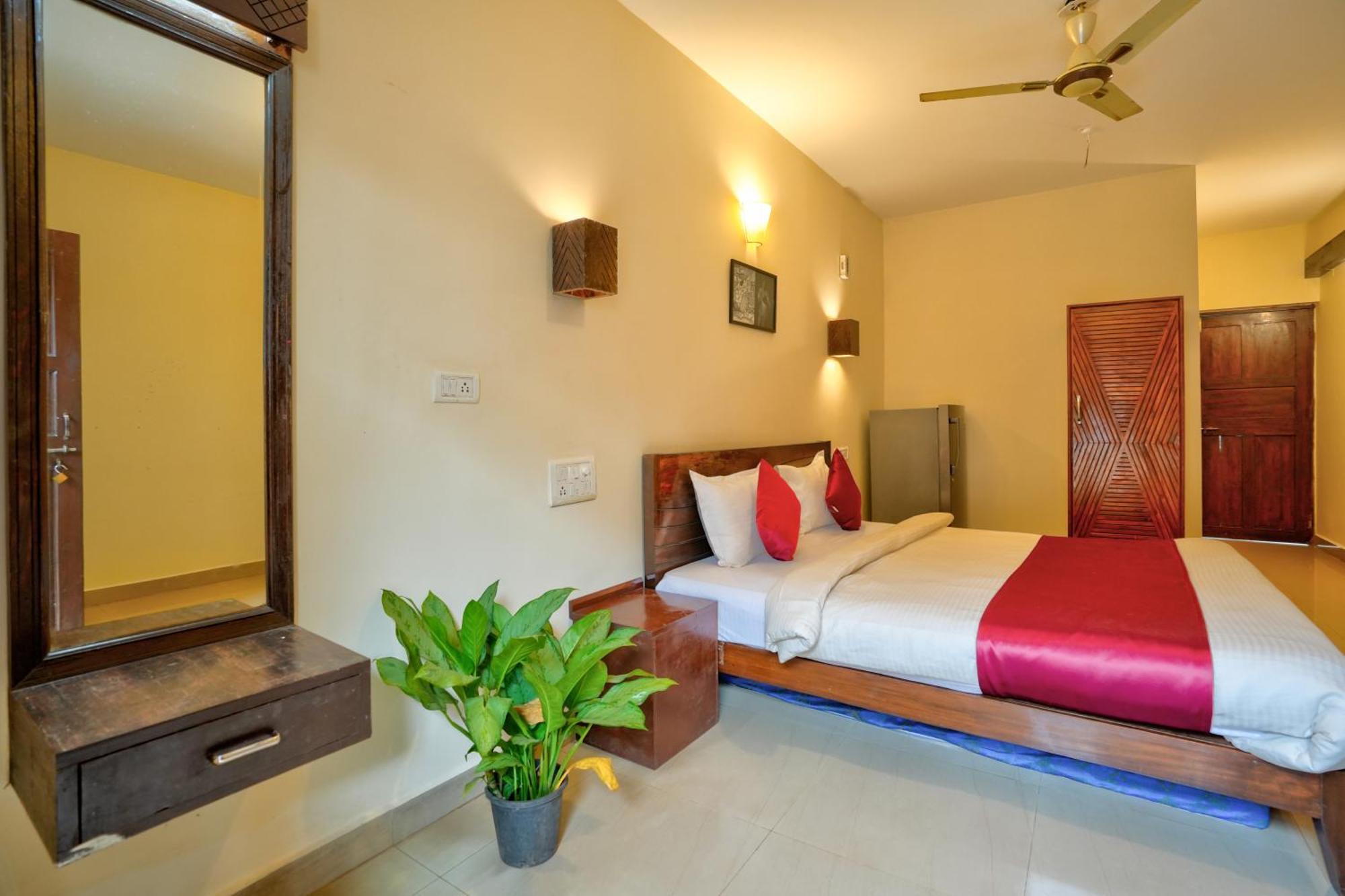 Hotel Salty Waves บากา ภายนอก รูปภาพ