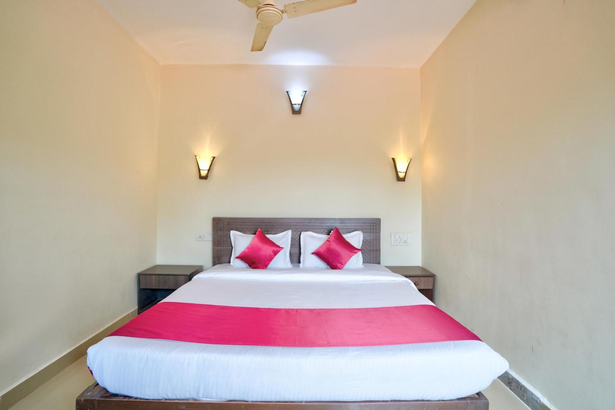 Hotel Salty Waves บากา ภายนอก รูปภาพ